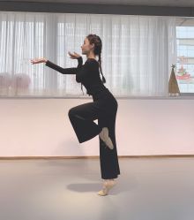 -深舞形体民族舞蹈工作室