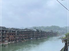 -临江餐馆二楼美食部落