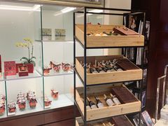 面包甜点陈列柜-西点坊(浦东香格里拉店)