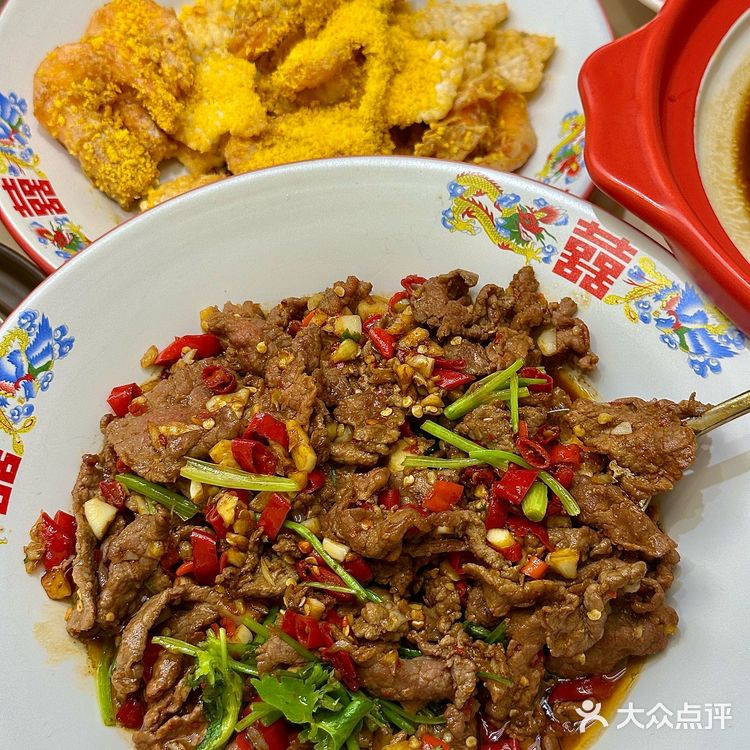 在武汉！长沙土著都爱的下饭湘菜馆子