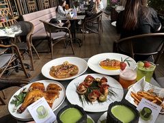 -Mogul Eatery·大亨餐酒馆