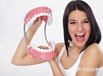 整牙时,很多患者有两大“害怕”,一怕拔牙,二怕打骨钉