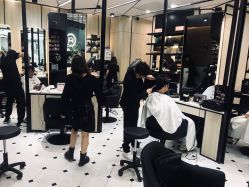 -HAIR CORNER