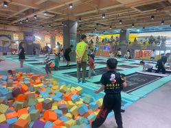 -反弹蹦床公园·运动乐园·团建·亲子派对(深圳观澜湖店)