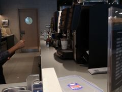 -瑞幸咖啡(巴黎春天陕西路店)