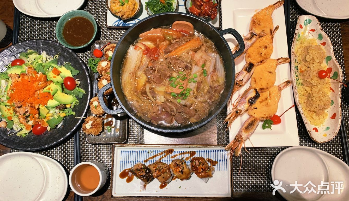 环境：比较小巧的一家日料店