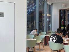 -奈雪的茶(优特汇店)