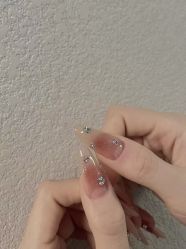 -情同手足美甲美睫