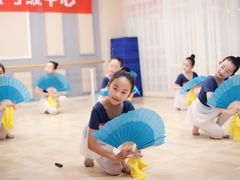 -艺彩童馨舞蹈培训学校(西湖道校区)
