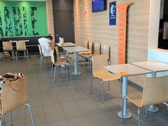 大堂-麦当劳(郑州新郑机场)