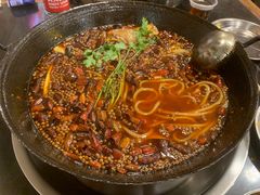 -鸿顺老铁锅美蛙鱼府(解放碑店)