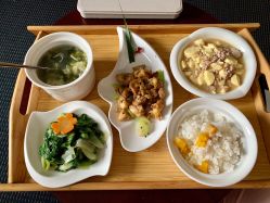 -卓玥国际月子会所(罗山路店)