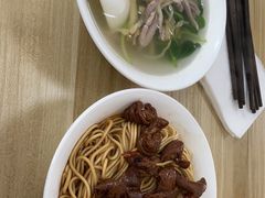 肥肠干挑面肉丝汤-老余家面馆