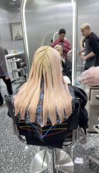-Tloml salon