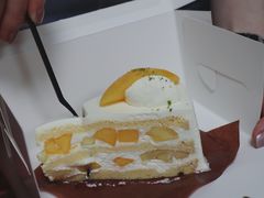 桃子奶油蛋糕-black rainbow coffee