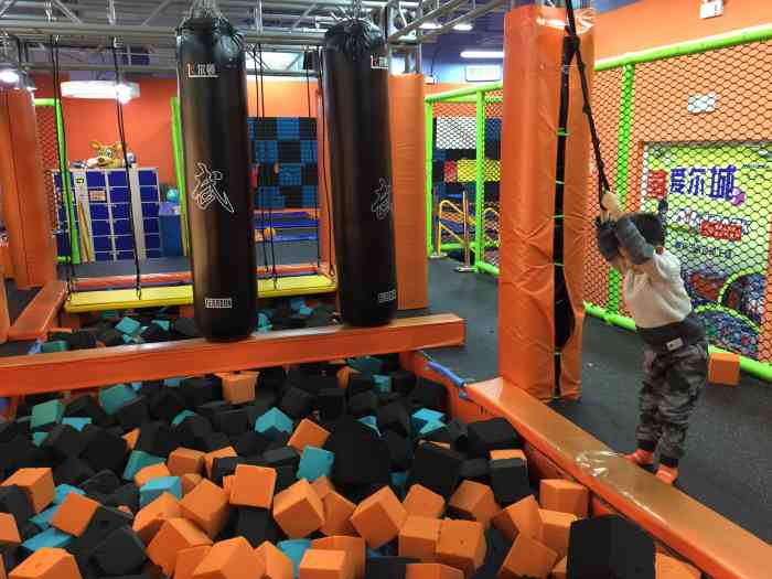 airpark爱尔城运动工场(利群金鼎店)-"位置:金鼎广场五楼,很好找,周末