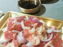 -围炉肉舍•炭烤活鳗•丹东海鲜烤肉(步行街店)