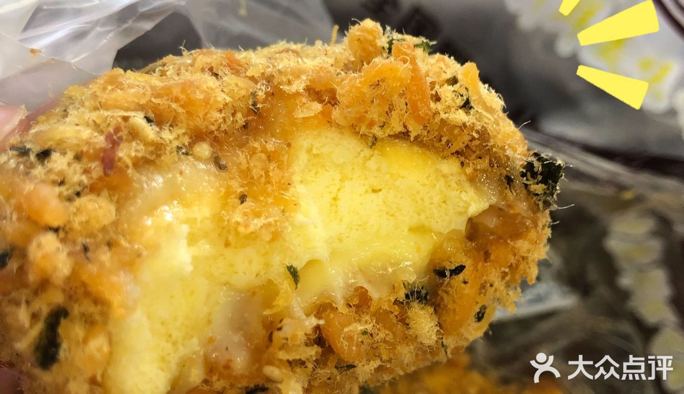 鲍师傅糕点（青年汇店）  地理位置： 青年路甘露园中