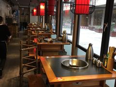 靠窗位-王婆乔鲜鱼自助火锅(蜀汉路店)