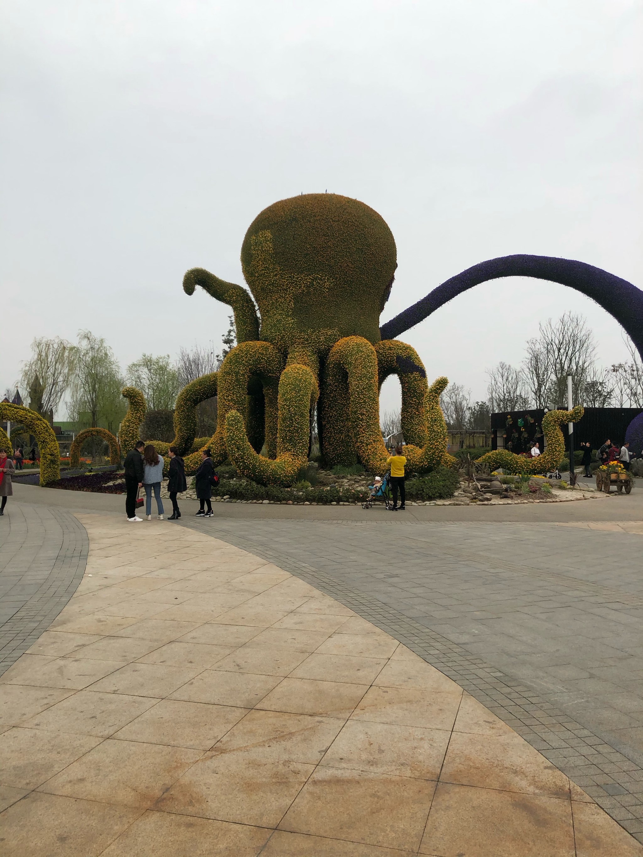 锦绣安仁花卉公园,是华侨城的项目.从高速