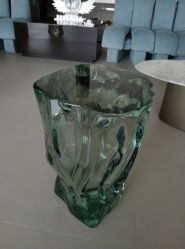 -颜蕾医美·黄金微针·水光·玻尿酸·超声炮·抗衰中心