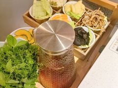 -茅草房·河畔园林火锅