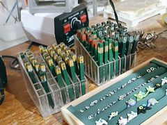 -十八字金·银饰·拼豆·开蚌DIY(魏公芳华里店)