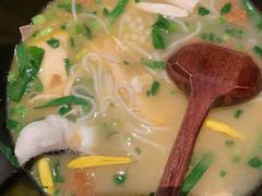 -银米·云南传统过桥米线(双廊黑金冠店)