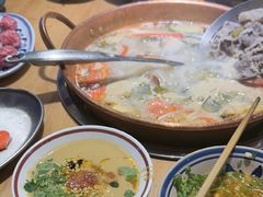 -洱火云南酸菜牛肉火锅(石景山当代商城店)