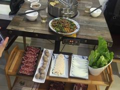 餐具摆设-萬户牛潮汕牛肉火锅(站前分店)