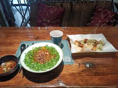 -八月美食小馆(银泰城总店)