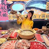 用牛骨几小时熬出来的高汤锅底好鲜美 牛大骨