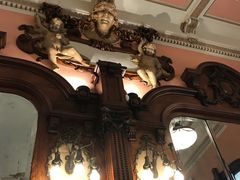 -Majestic Café