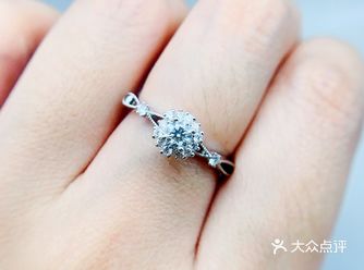 2021热门榜单款定制钻戒之一｜备婚攻略