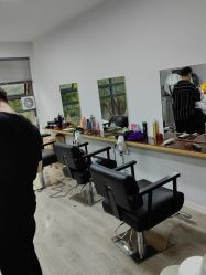 -天秤座发型社