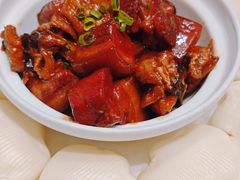 红烧肉夹馍-舟小鲜·舟山小渔村(凤城四路中登广场店)