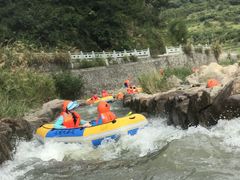 -虎啸峡漂流