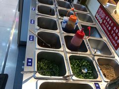 自助调料区-百品聚旋转火锅(号外店)