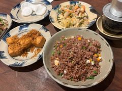 -Cuc Gach Quan Restaurant