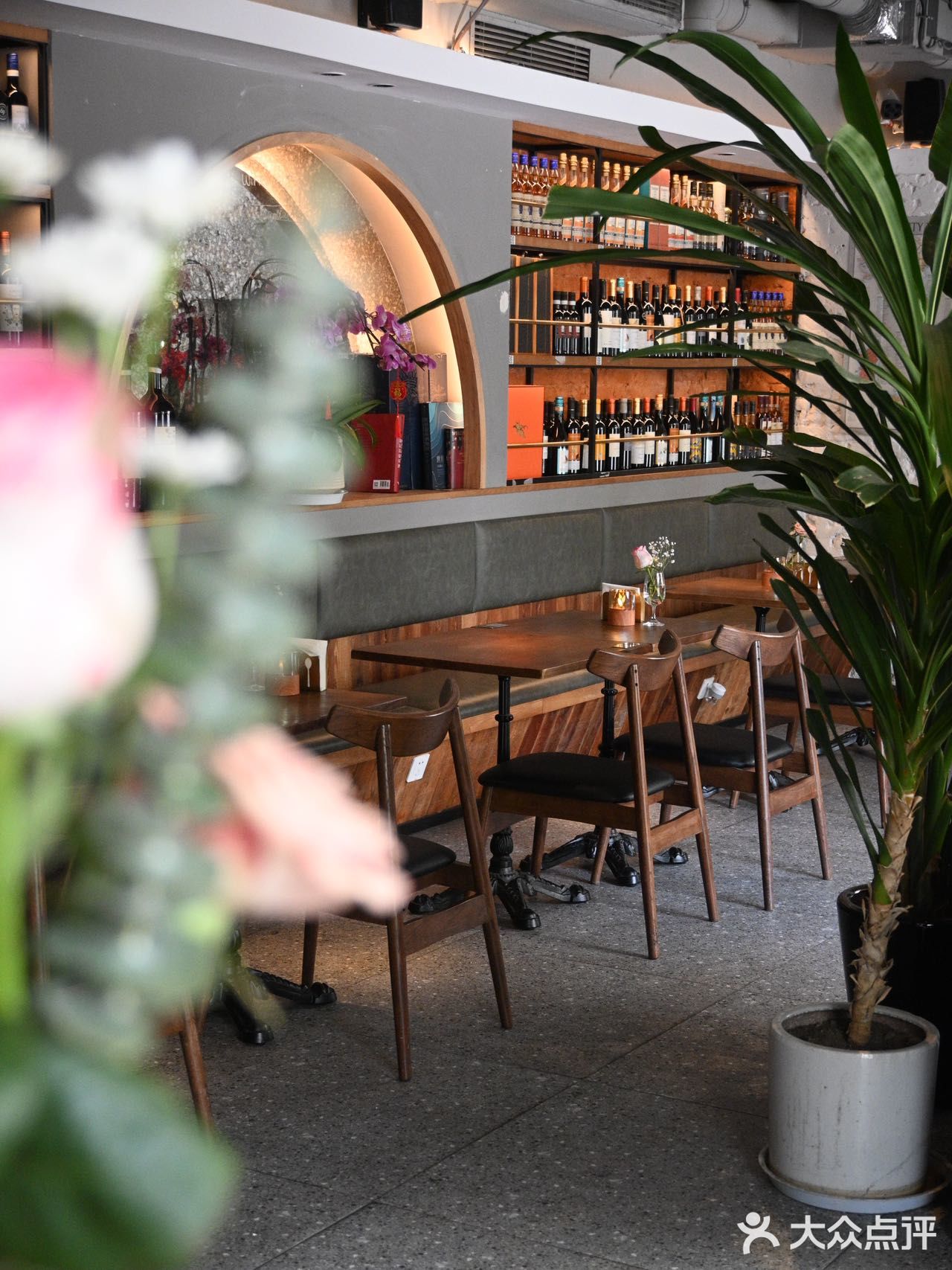 和闺蜜是下午去的，点了咖啡️、气泡水和西餐