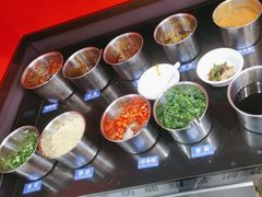 -鲁员外地锅鸡地锅鱼(古墩路店)