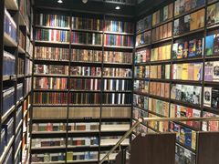 -钟书阁(群光广场店)