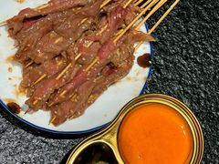 -何妹湿辣牛肉·粤式烧烤砂煲(桂雅路店)