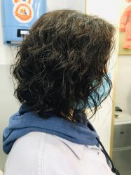 -艺格造型染发烫发