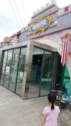 -维佳童话镇演出现场(徐东店)