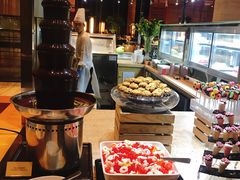 -松山湖凯悦酒店·Café自助餐厅·周末火舞秀表演