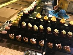 -大中华希尔顿酒店-念自助餐·嗨啤·小龙虾