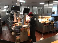 -麦当劳(展览路店)