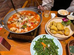 -老滇山寨•云南特色菜•地方菜•民族风情歌舞表演(金碧店)