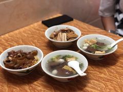 -松树干拌面店